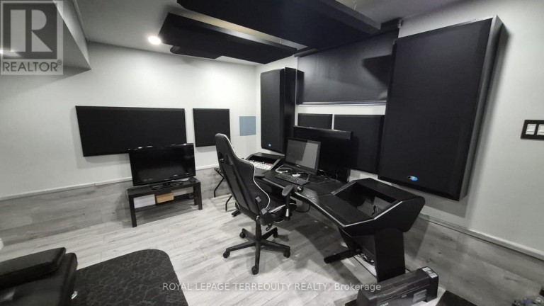 LOWER - 293 EGLINTON AVENUE E, Toronto (Mount Pleasant East), Ontario, M4P1L3