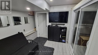 LOWER - 293 EGLINTON AVENUE E Toronto (Mount Pleasant East) Ontario photo 8