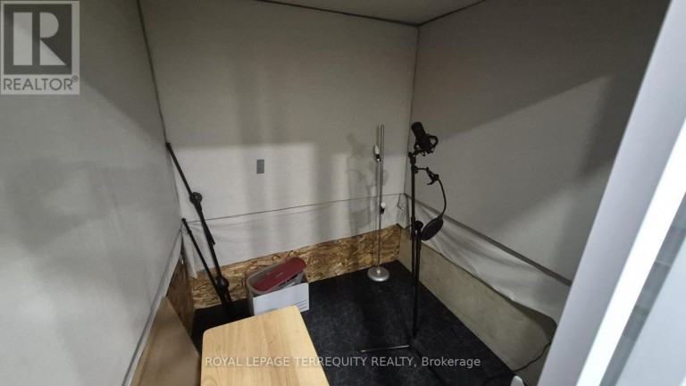 LOWER - 293 EGLINTON AVENUE E, Toronto (Mount Pleasant East), Ontario, M4P1L3