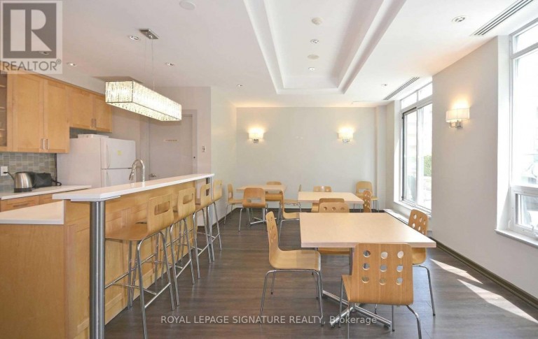 1411 - 212 EGLINTON AVENUE E, Toronto (Mount Pleasant West), Ontario, M4P0A3