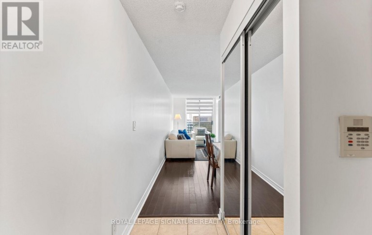 1411 - 212 EGLINTON AVENUE E, Toronto (Mount Pleasant West), Ontario, M4P0A3