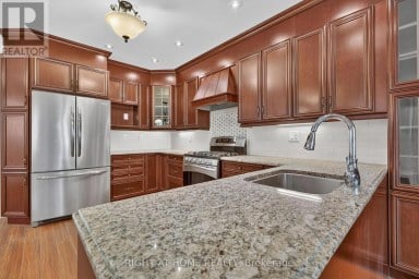 20 HOLGATE STREET Barrie (Allandale) Ontario photo 11