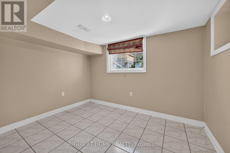 20 HOLGATE STREET, Barrie (Allandale), Ontario, L4N2T5