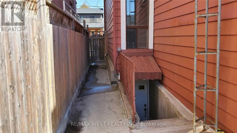 BSMT - 508 CONCORD AVENUE, Toronto (Dovercourt-Wallace Emerson-Junction), Ontario, M6H2P8