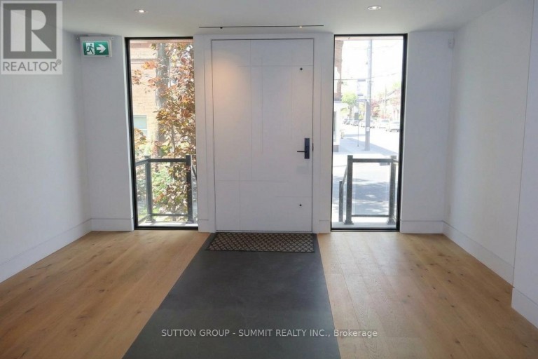 MAIN FLOOR - 218 JANE STREET, Toronto (Lambton Baby Point), Ontario, M6S3Y9