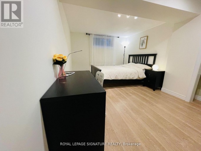 2263 HARCOURT CRESCENT, Mississauga (Lakeview), Ontario, L4Y1W3