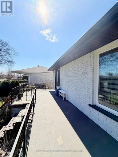 2263 HARCOURT CRESCENT, Mississauga (Lakeview), Ontario, L4Y1W3