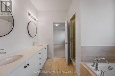 14 DONNYBROOK COURT Brampton (Vales of Castlemore) Ontario photo 18