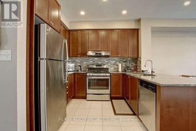 4 - 1117 HAIG BOULEVARD Mississauga (Lakeview) Ontario photo 6