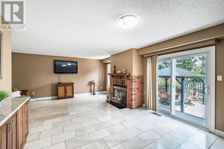 3211 DOVETAIL MEWS, Mississauga (Erin Mills), Ontario, L5L5K4