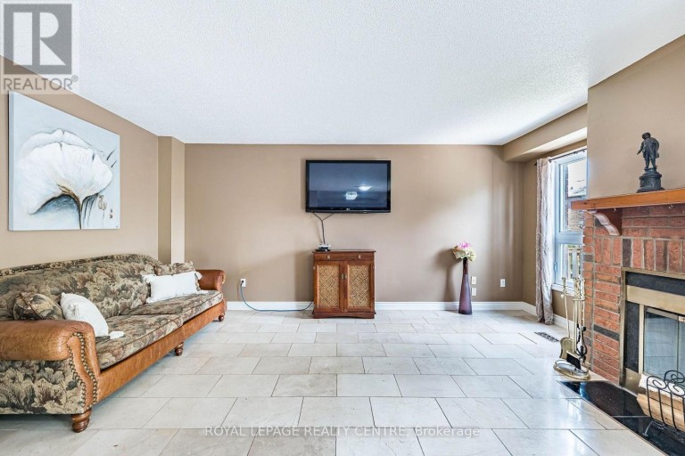 3211 DOVETAIL MEWS, Mississauga (Erin Mills), Ontario, L5L5K4