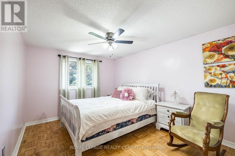 3211 DOVETAIL MEWS, Mississauga (Erin Mills), Ontario, L5L5K4