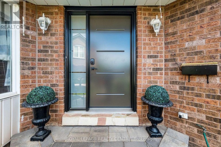 3211 DOVETAIL MEWS, Mississauga (Erin Mills), Ontario, L5L5K4