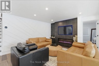 7704 LESKARD ROAD Clarington Ontario photo 15