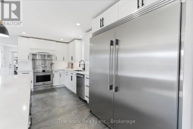 7704 LESKARD ROAD Clarington Ontario photo 9