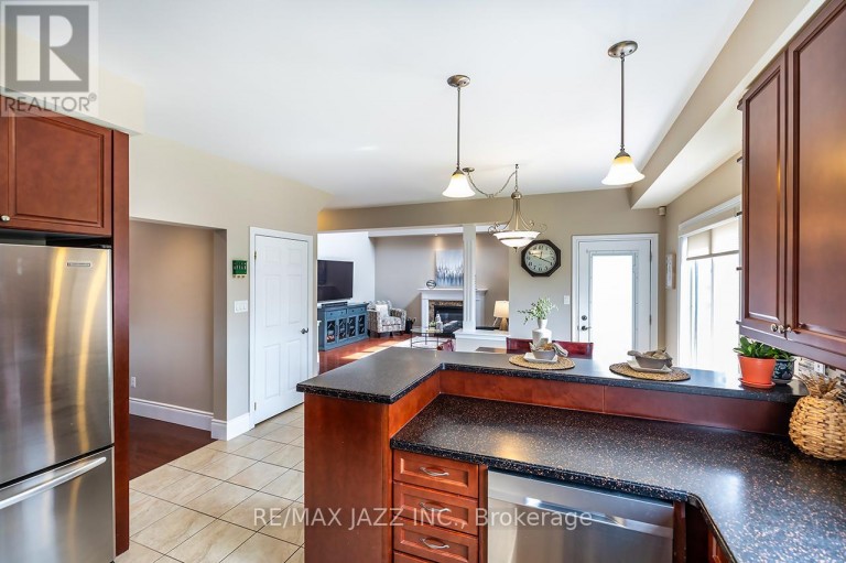 892 BARBADOS STREET, Oshawa (Northglen), Ontario, L1J0A5