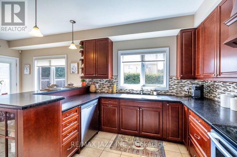 892 BARBADOS STREET, Oshawa (Northglen), Ontario, L1J0A5