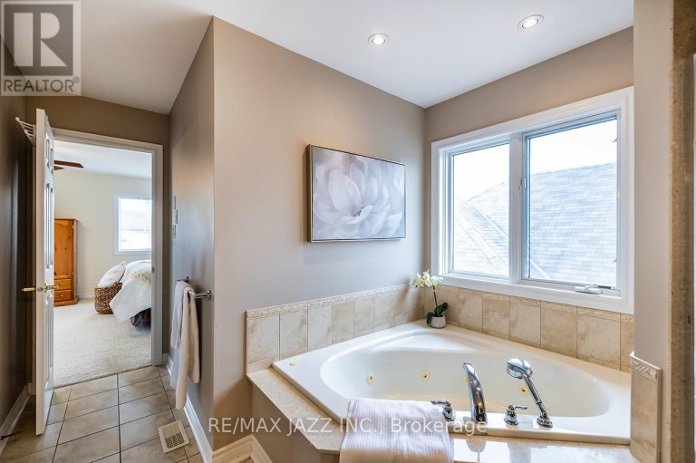 892 BARBADOS STREET, Oshawa (Northglen), Ontario, L1J0A5
