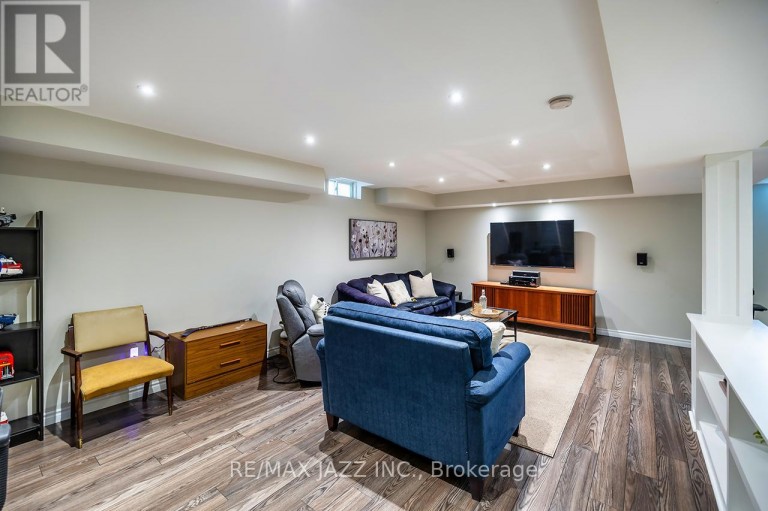 892 BARBADOS STREET, Oshawa (Northglen), Ontario, L1J0A5
