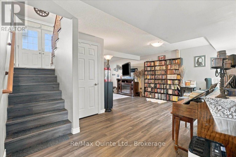 14 RIDGEVIEW LANE, Quinte West (Trenton Ward), Ontario, K8V5P8