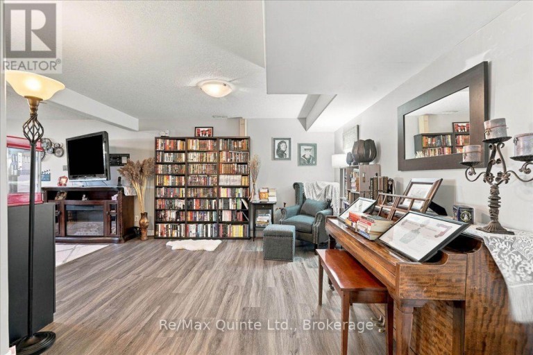 14 RIDGEVIEW LANE, Quinte West (Trenton Ward), Ontario, K8V5P8
