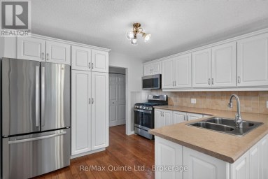 14 MCCAMON AVENUE Tweed (Tweed (Village)) Ontario photo 14