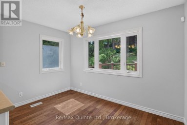 14 MCCAMON AVENUE Tweed (Tweed (Village)) Ontario photo 17