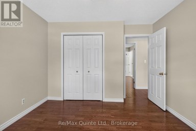 14 MCCAMON AVENUE Tweed (Tweed (Village)) Ontario photo 31