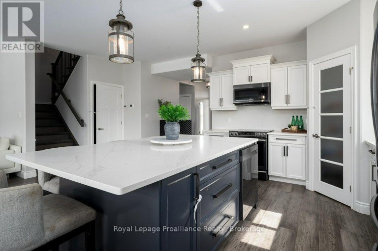 35 VIRGINIA CRESCENT, Belleville (Thurlow Ward), Ontario, K8N0K5