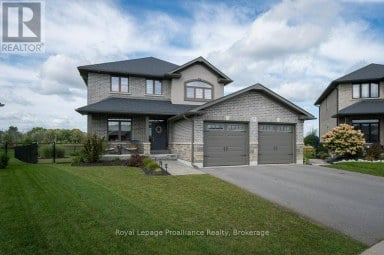 35 VIRGINIA CRESCENT Belleville (Thurlow Ward) Ontario photo 2