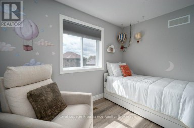 35 VIRGINIA CRESCENT Belleville (Thurlow Ward) Ontario photo 39