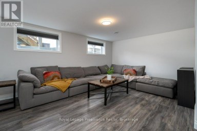 35 VIRGINIA CRESCENT Belleville (Thurlow Ward) Ontario photo 41