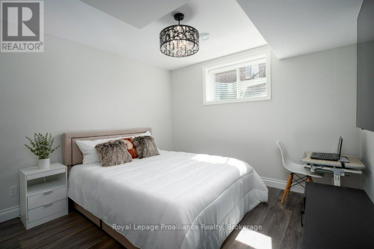 35 VIRGINIA CRESCENT, Belleville (Thurlow Ward), Ontario, K8N0K5