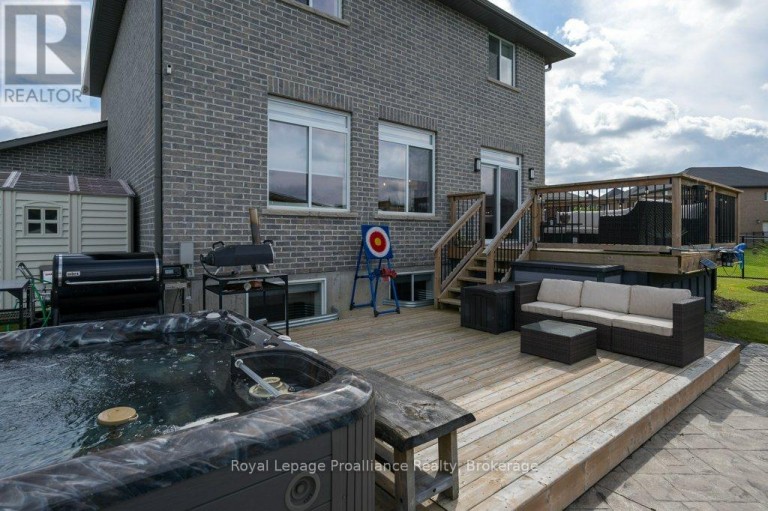 35 VIRGINIA CRESCENT, Belleville (Thurlow Ward), Ontario, K8N0K5
