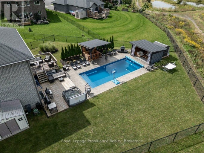 35 VIRGINIA CRESCENT, Belleville (Thurlow Ward), Ontario, K8N0K5