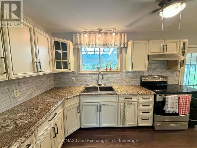 44 BRIARWOOD CRESCENT, North Huron (Wingham), Ontario, N0G2W0