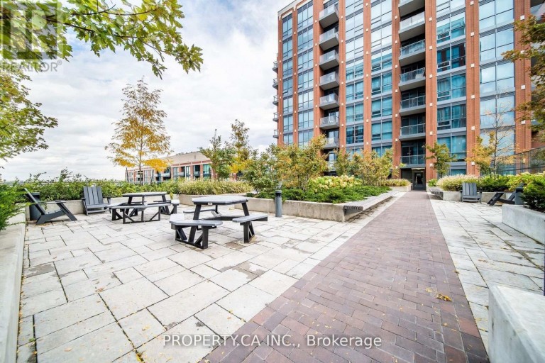 837 - 31 TIPPETT ROAD, Toronto (Clanton Park), Ontario, M3H0C8