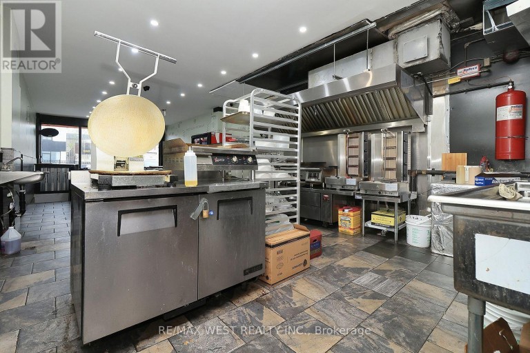 3023 BATHURST STREET, Toronto (Bedford Park-Nortown), Ontario, M6B3B5
