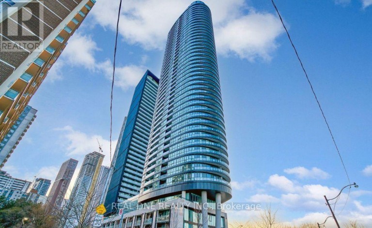 323 - 585 BLOOR STREET E, Toronto (North St. James Town), Ontario, M4W0B3