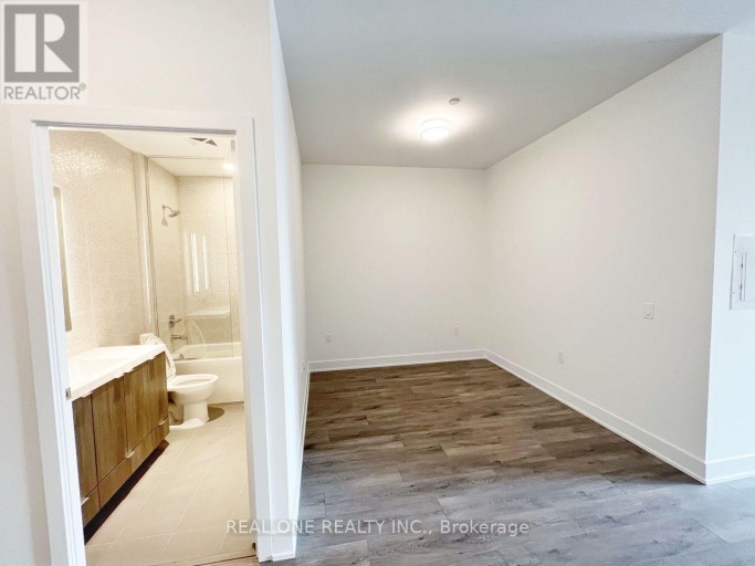 323 - 585 BLOOR STREET E, Toronto (North St. James Town), Ontario, M4W0B3