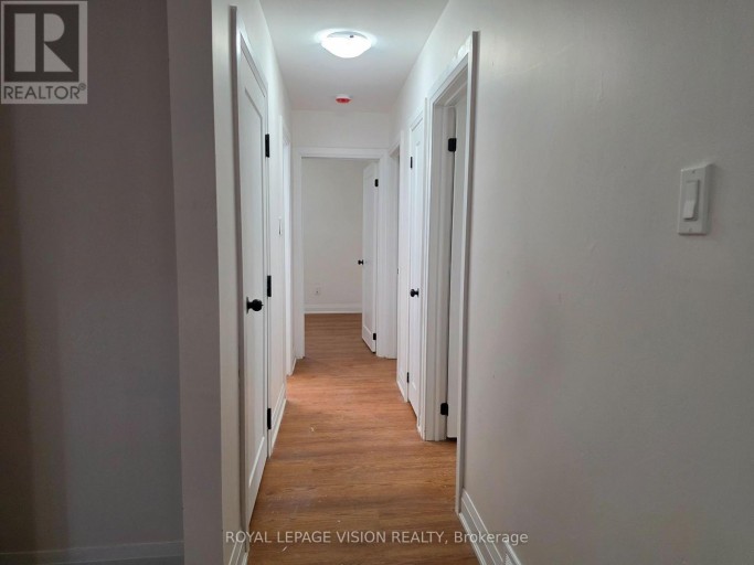 UPPER - 706 LEASIDE STREET, Pickering (West Shore), Ontario, L1W2X1