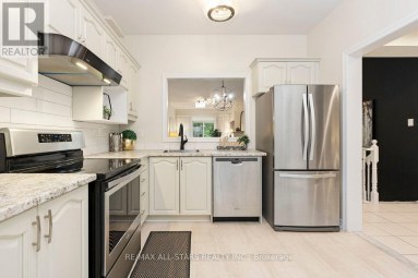 22 SANDPIPER KEY WAY Markham (Greensborough) Ontario photo 16