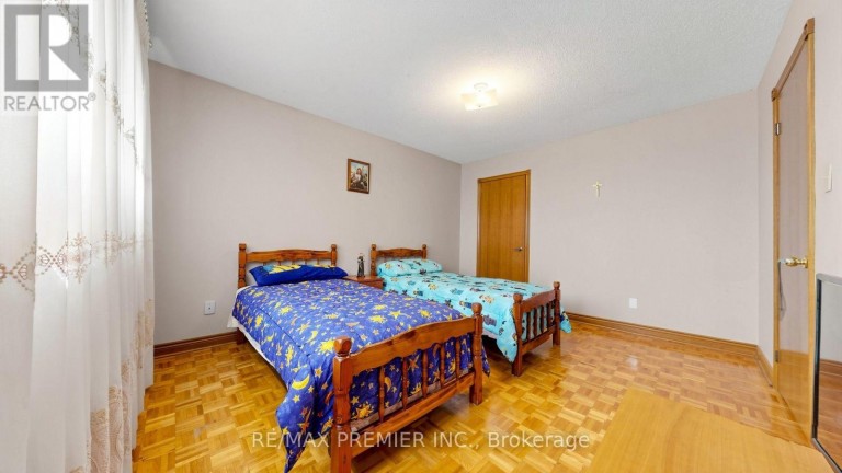 261 MORNING STAR DRIVE, Vaughan (West Woodbridge), Ontario, L4L6H4