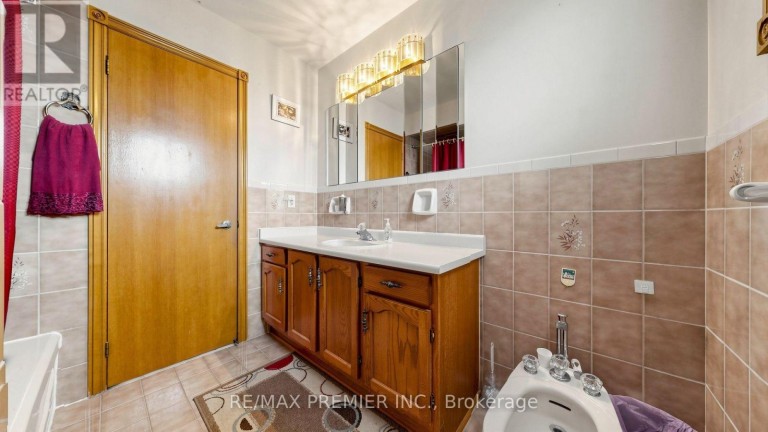 261 MORNING STAR DRIVE, Vaughan (West Woodbridge), Ontario, L4L6H4