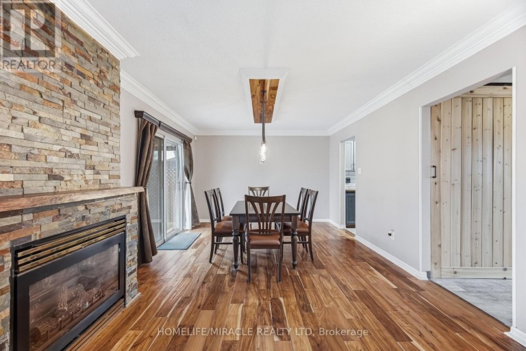 413 TERRY DRIVE, Newmarket (Central Newmarket), Ontario, L3Y5E6