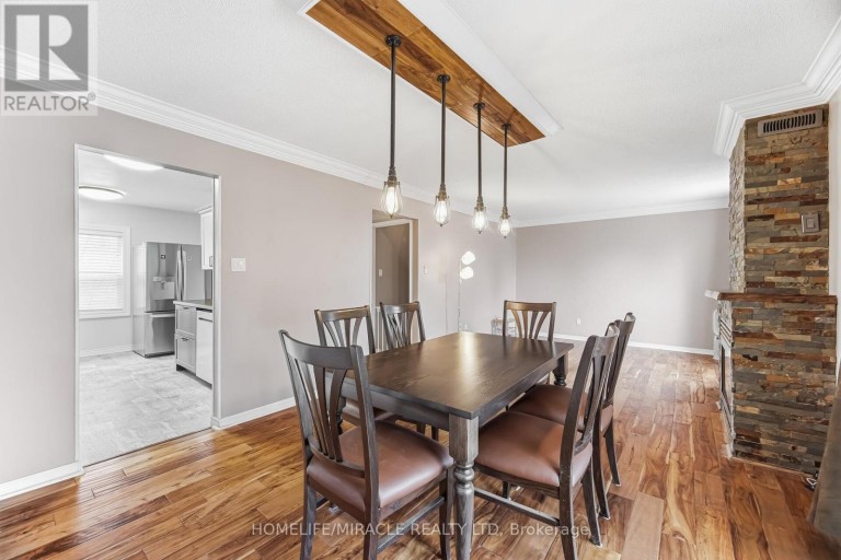 413 TERRY DRIVE, Newmarket (Central Newmarket), Ontario, L3Y5E6