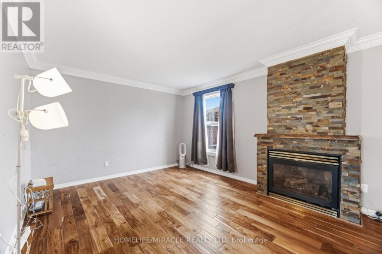413 TERRY DRIVE, Newmarket (Central Newmarket), Ontario, L3Y5E6