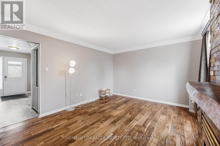 413 TERRY DRIVE, Newmarket (Central Newmarket), Ontario, L3Y5E6