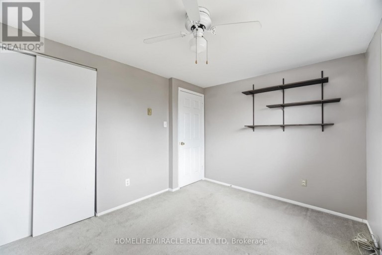413 TERRY DRIVE, Newmarket (Central Newmarket), Ontario, L3Y5E6
