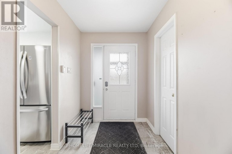 413 TERRY DRIVE, Newmarket (Central Newmarket), Ontario, L3Y5E6